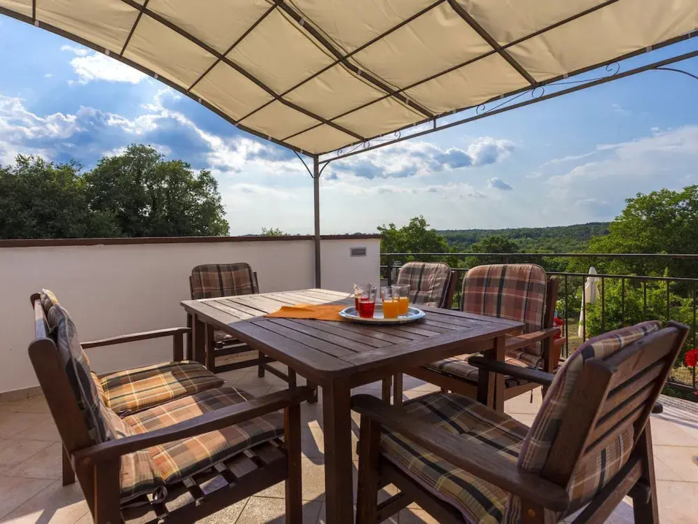 Villa in Kujici Near Beach With Pool