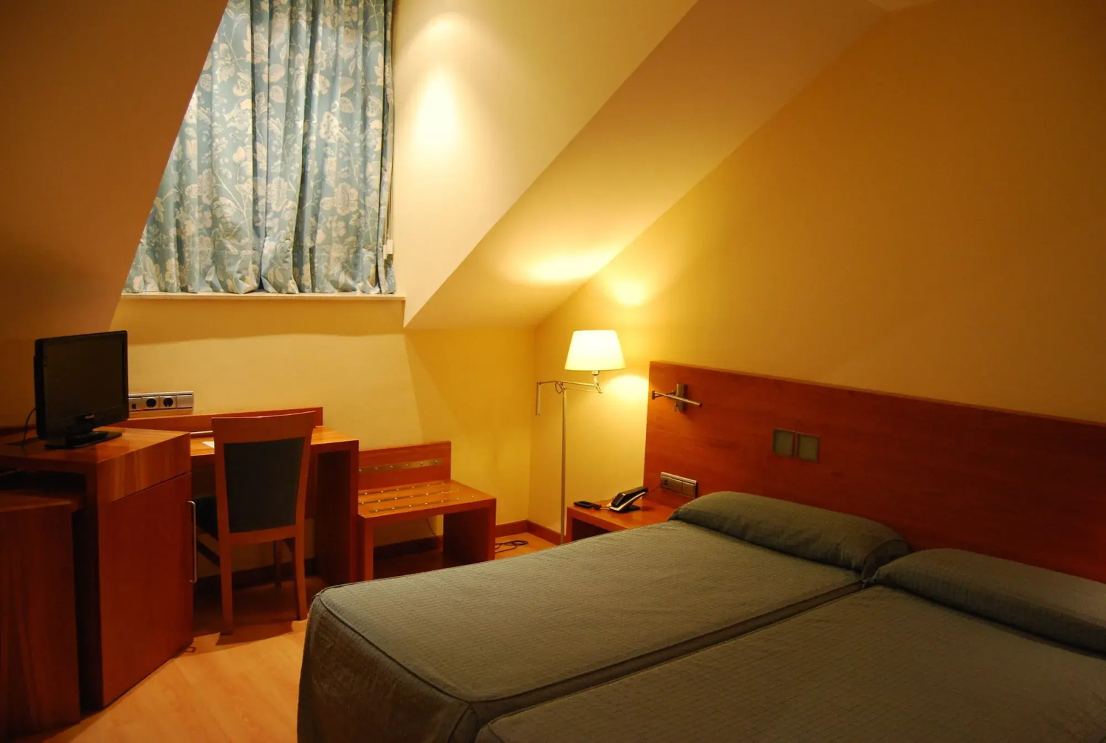 Hotel Mieres del Camino