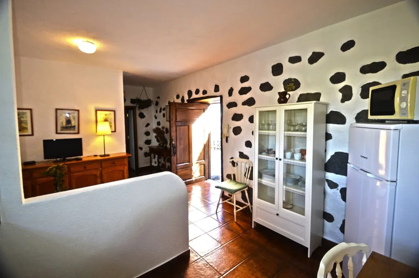 Casa Sombrero de Pico A by Isla Bonita