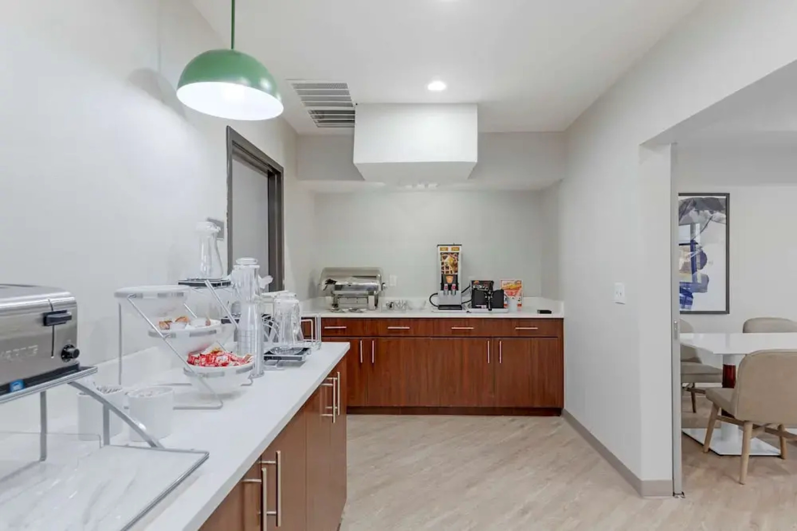 Super 8 Clawson/troy/detroit Area