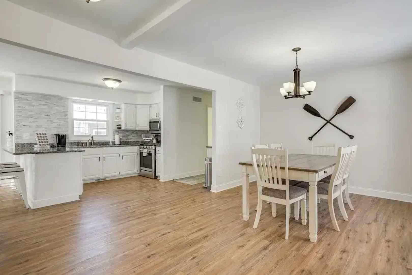 1/2 Mi to Lake Geneva: Home w/ Game Room