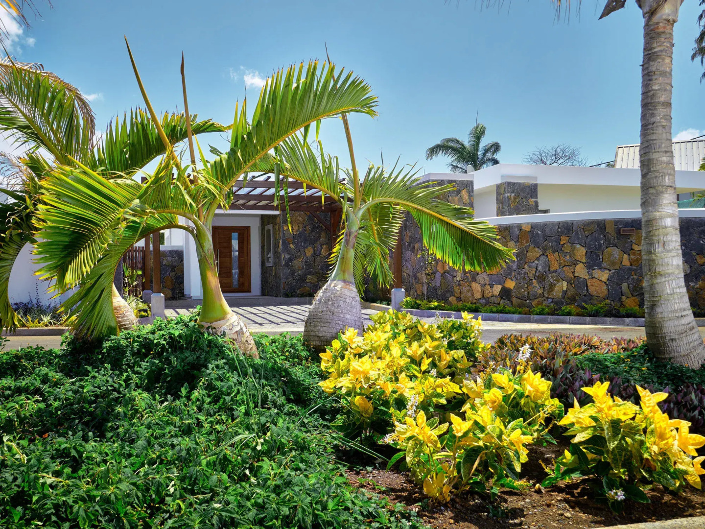 Corail Bleu Private Pool & Garden Villas with LOV