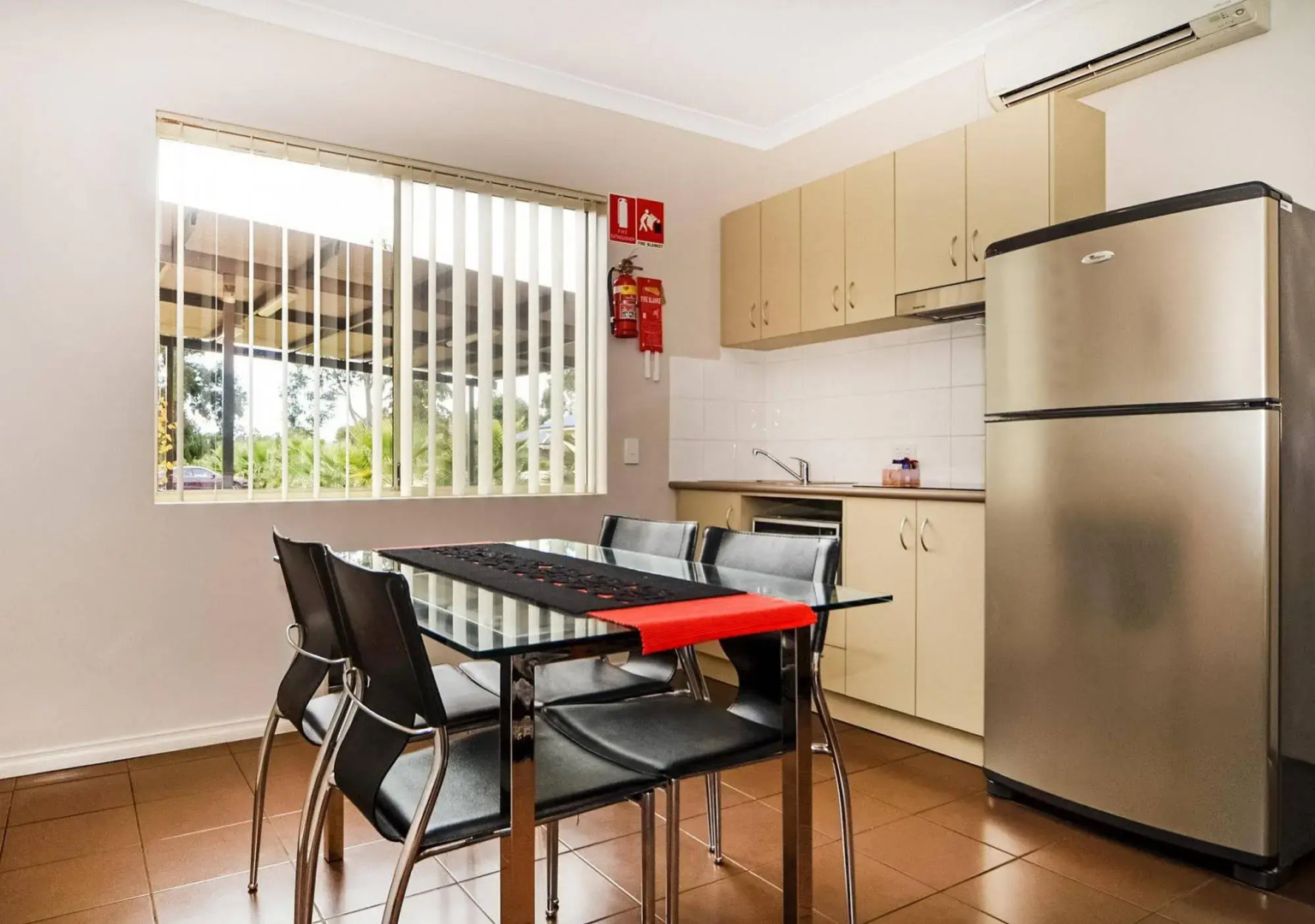 Collie Heights Motel Apartments