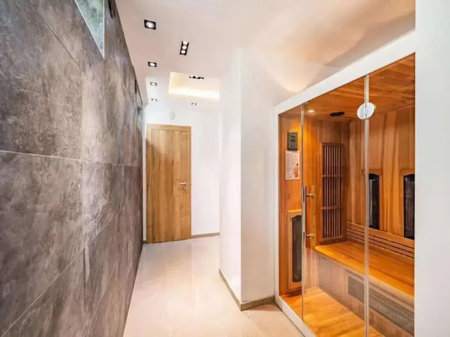 Villa Alpha - Four Bedroom Villa With Swimming Pool