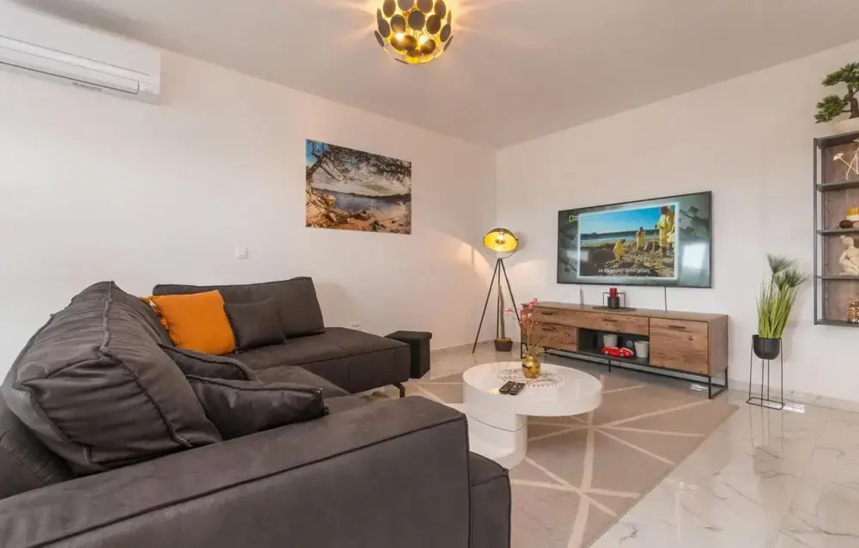 Beautiful Home in Gorica With 4 Bedrooms, Wifi and Outdoor Swimming Pool