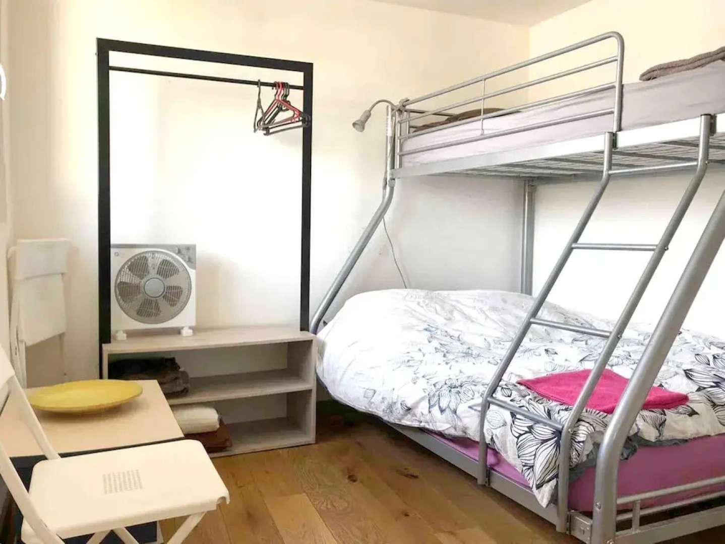 Studio in Villejuif, With Wonderful City View, Furnished Garden and Wifi - 300 km From the Beach