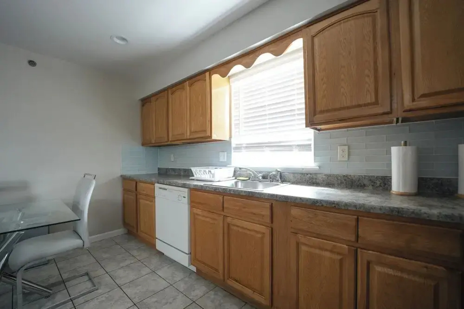 Newark Liberty Gem Brick House - Apt 3