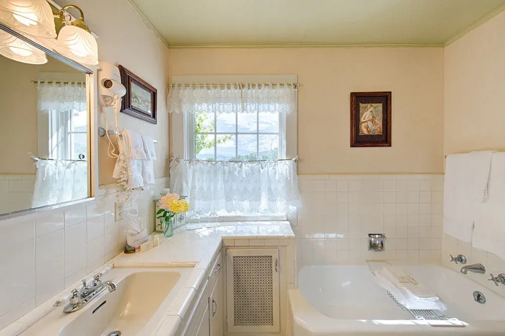 Warm Springs Inn & Winery