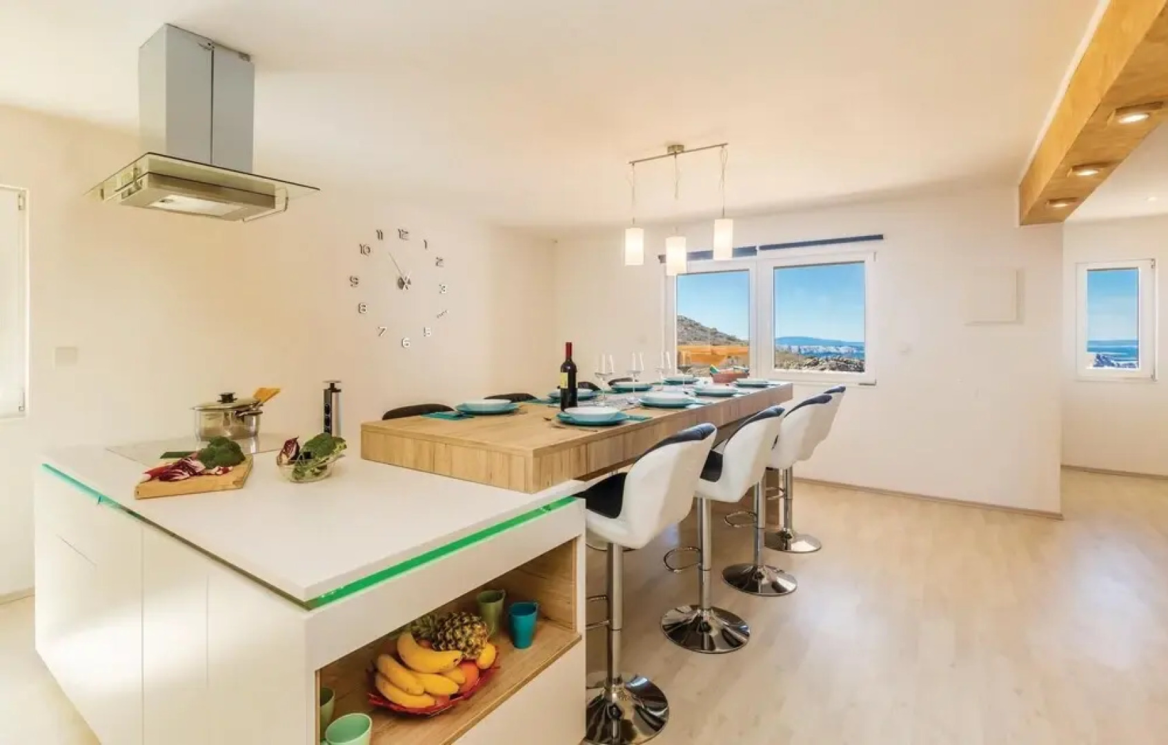 Nice Home in Lukovo with Hot Tub, WiFi & 4 Bedrooms