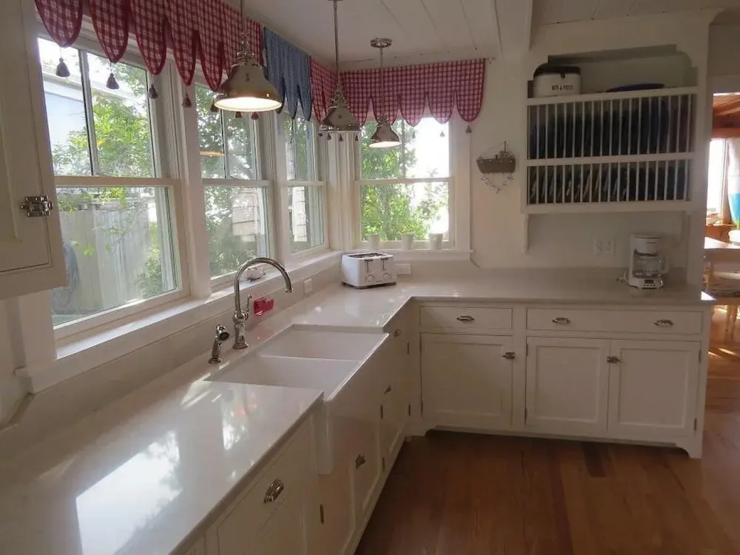 16 Flakeyard Way - Four Bedroom House