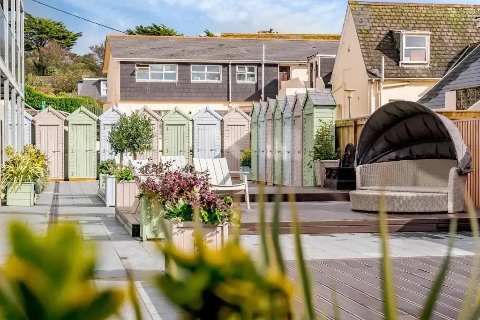 4br-8guests-balcony-beachview-pool-pets