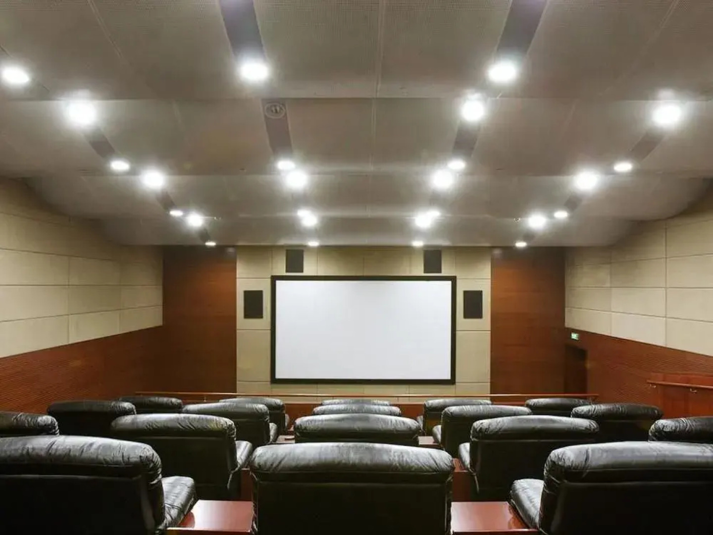 Bolong Lakeview Resort