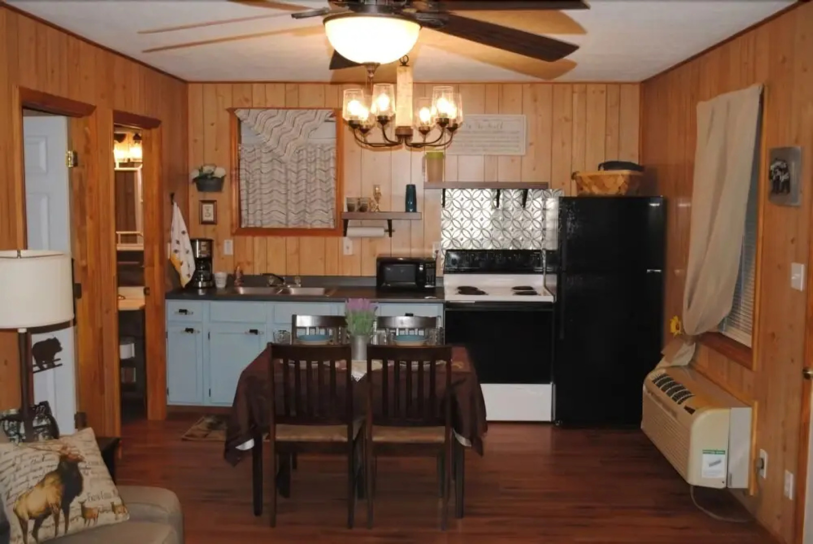 1 Playful Cub - 1 Bedrooms, 1 Baths, Sleeps 4 Cabin