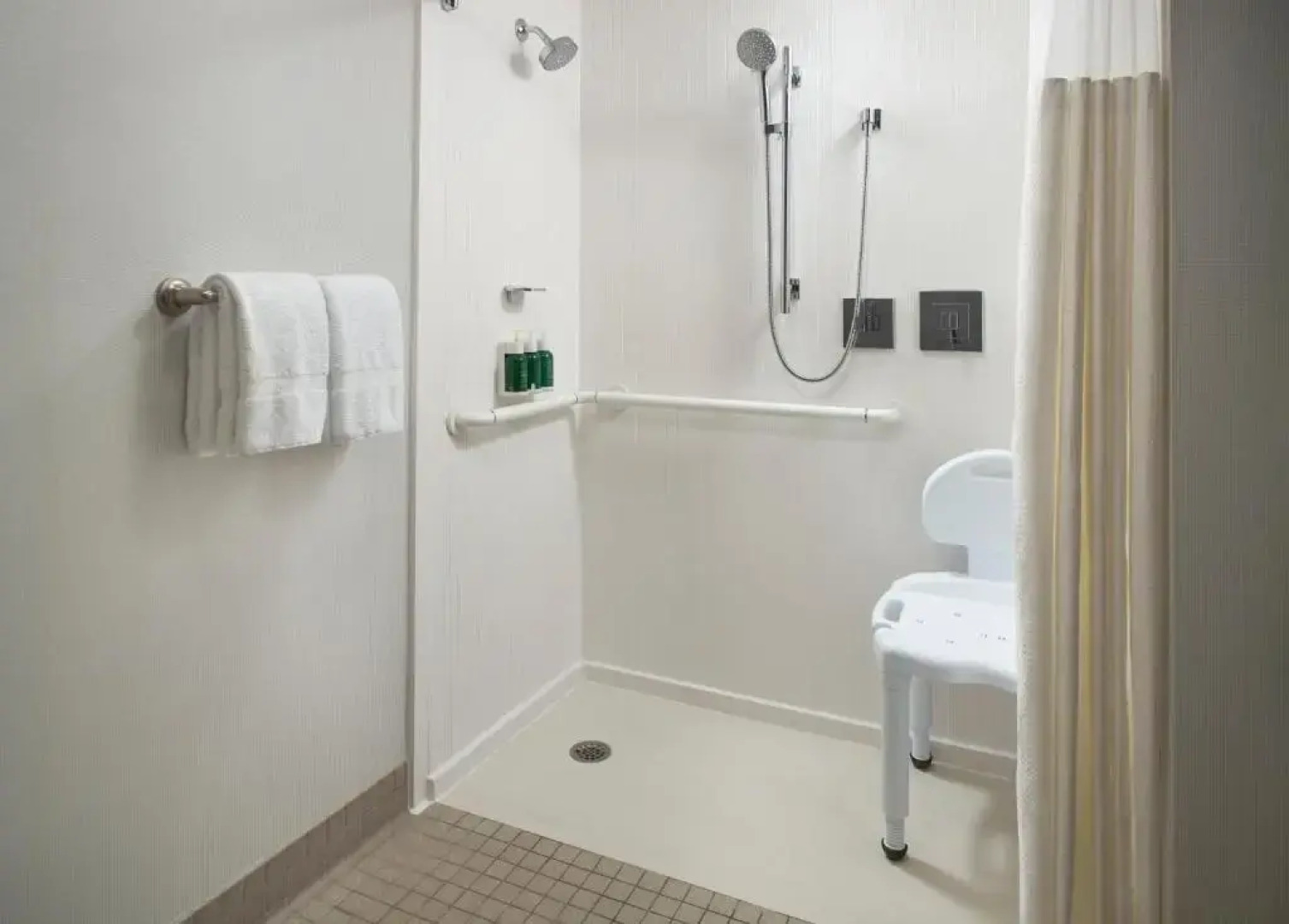 Courtyard by Marriott Fayetteville