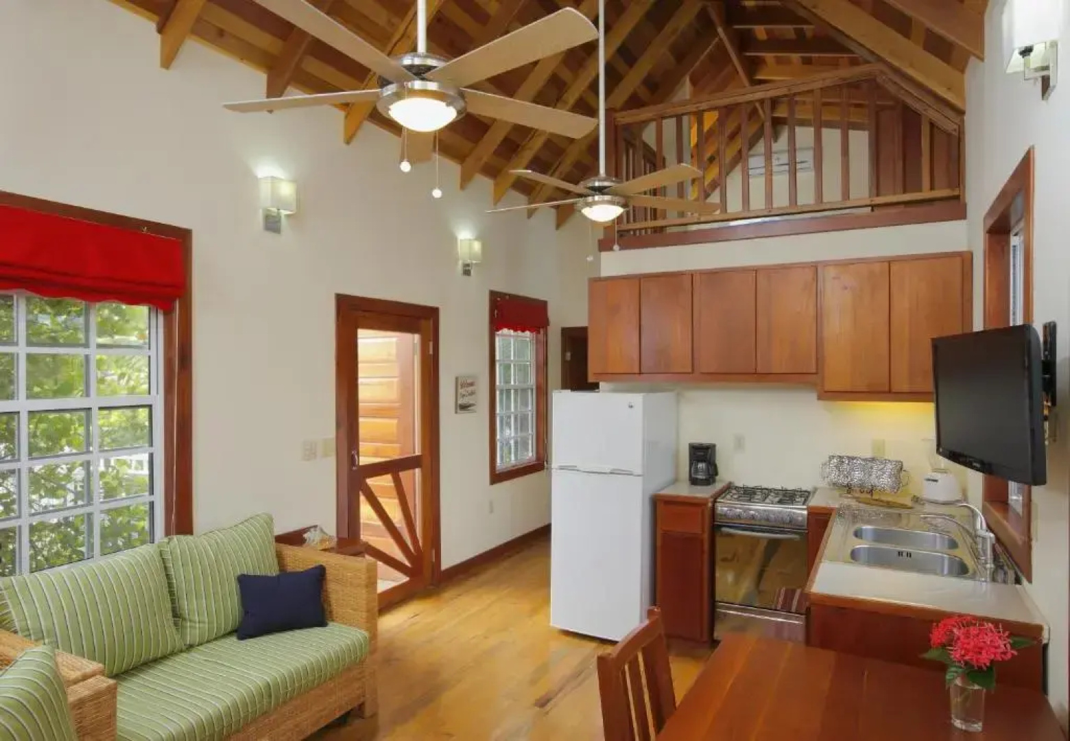 Weezie's Ocean Front Hotel and Garden Cottages