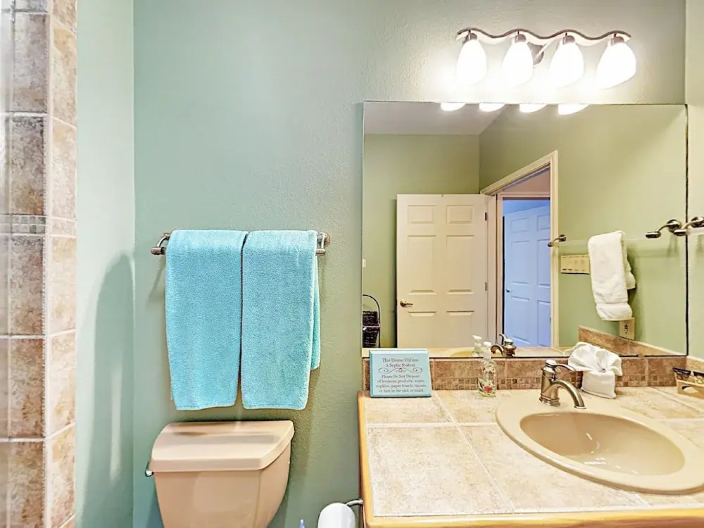 206 Vista Hermosa Home - 3 Br home by RedAwning