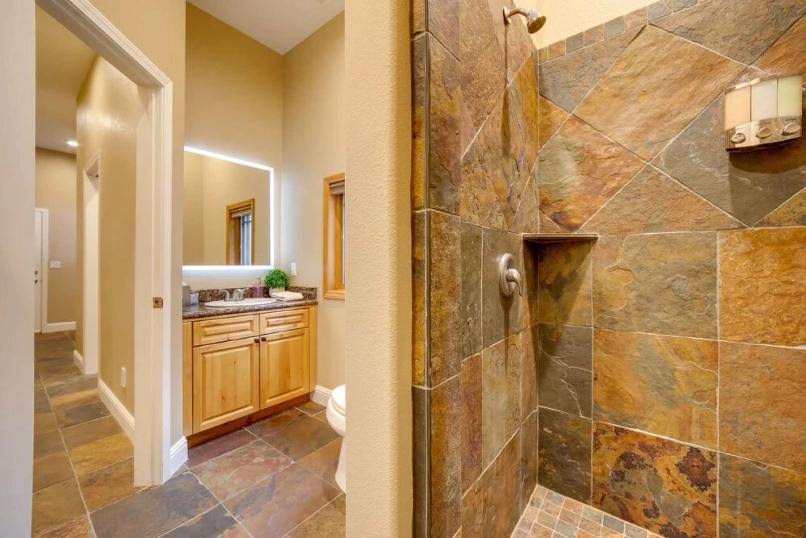 4 Mi to Ski Mt Rose: Sleek Reno-lake Tahoe Home