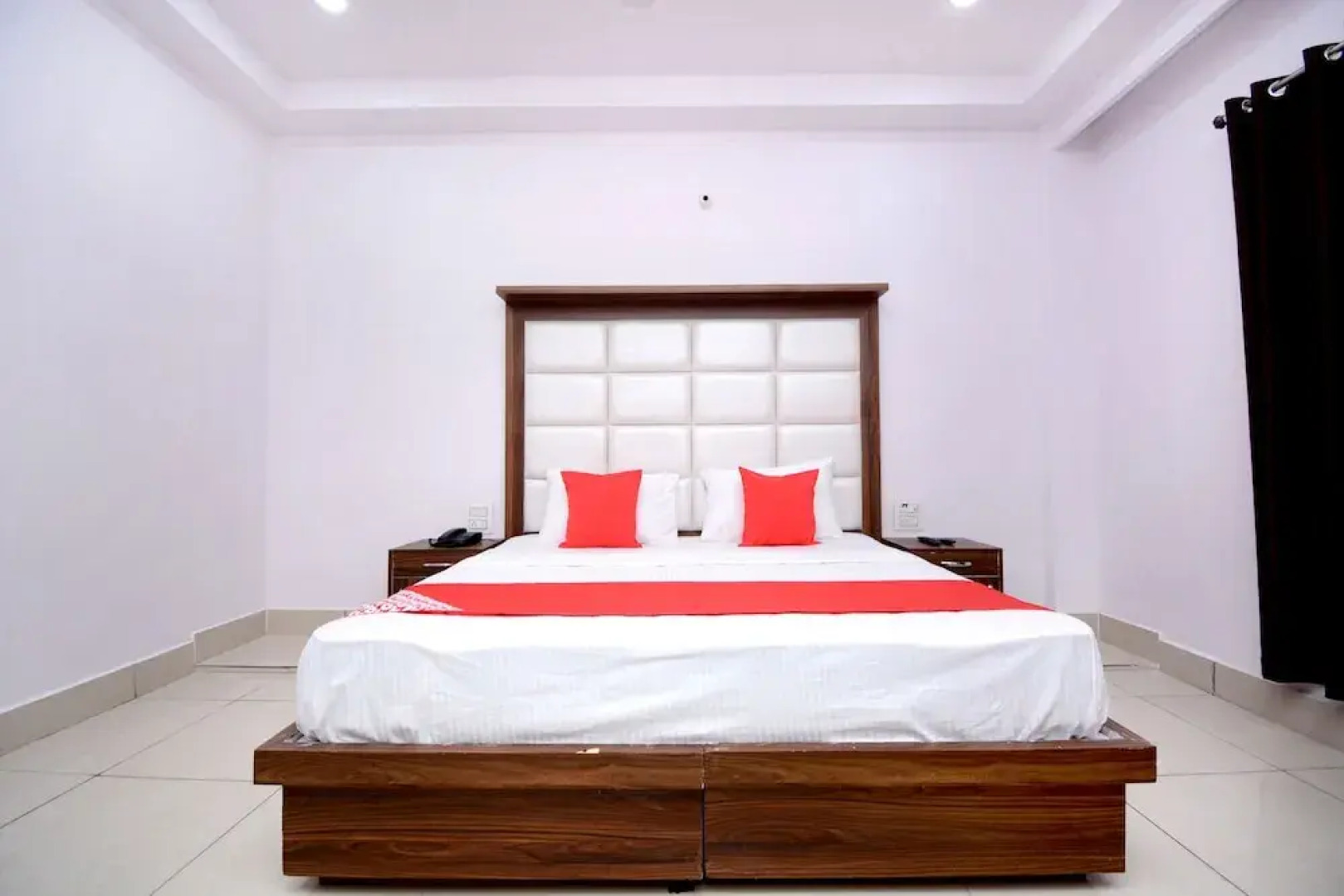 Oyo 35733 Divine Star Dhaba