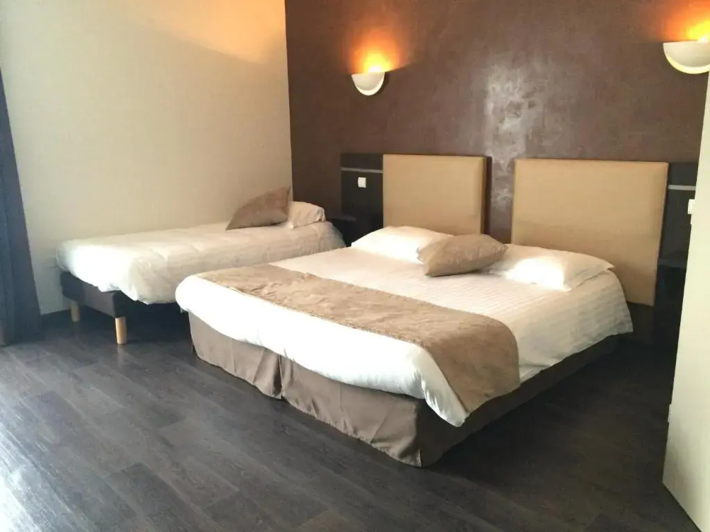 H¿tel-Restaurant Le Calice Du Gevaudan - A75