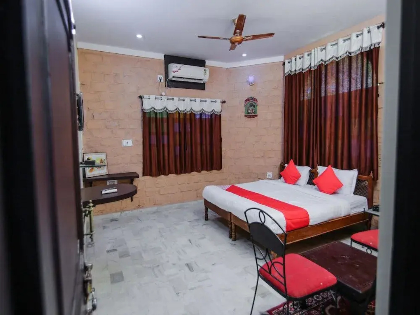 OYO 16799 Shikargarh Palace Resorts