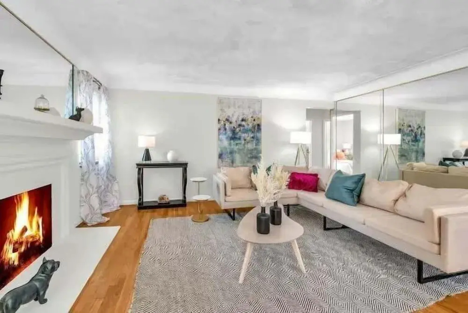 Grosse Pointe/detroit 3br Sleeps 8 Yard 3 Bedroom Home