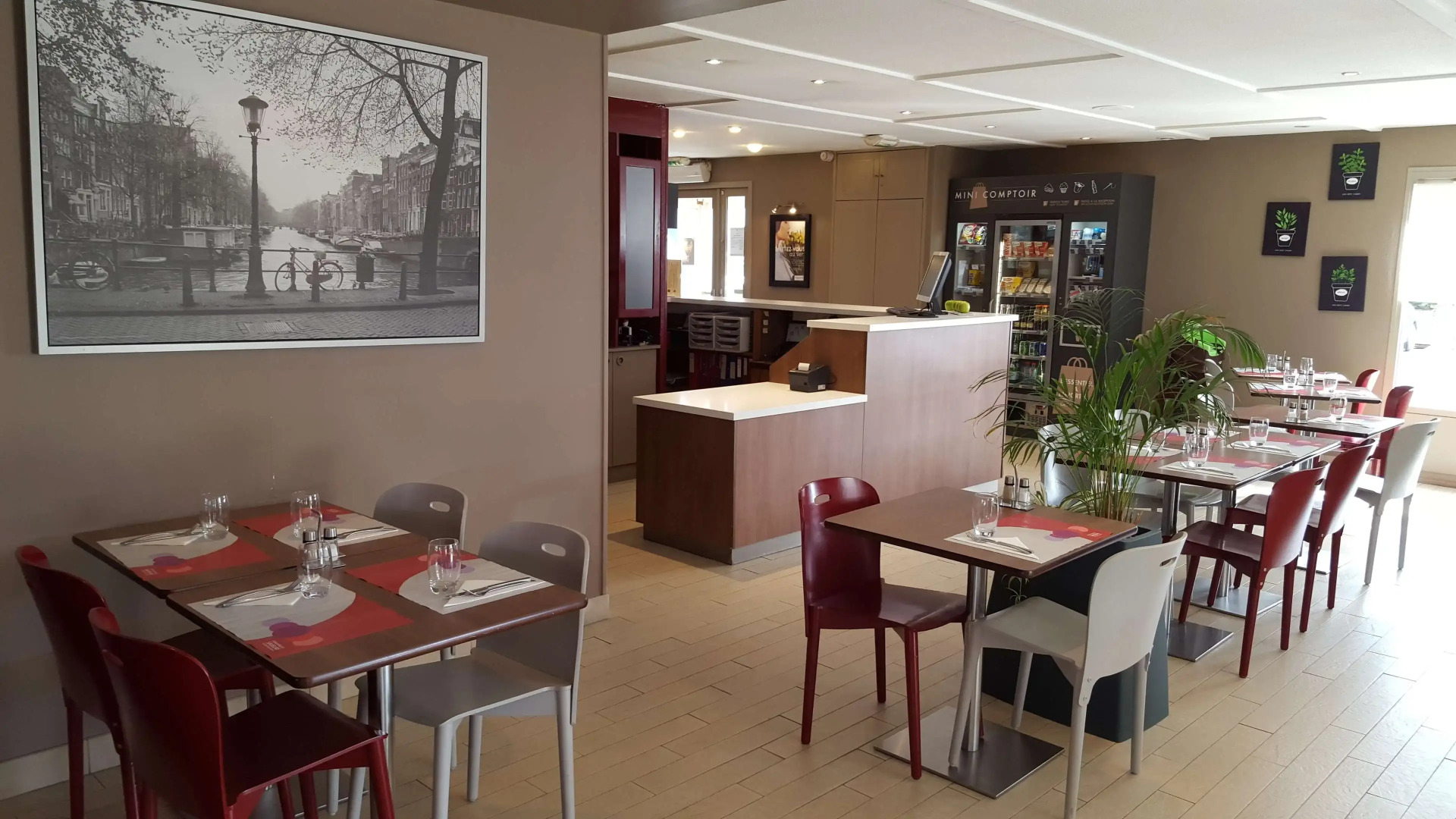 Campanile Lyon Est - Aéroport Saint Exupéry