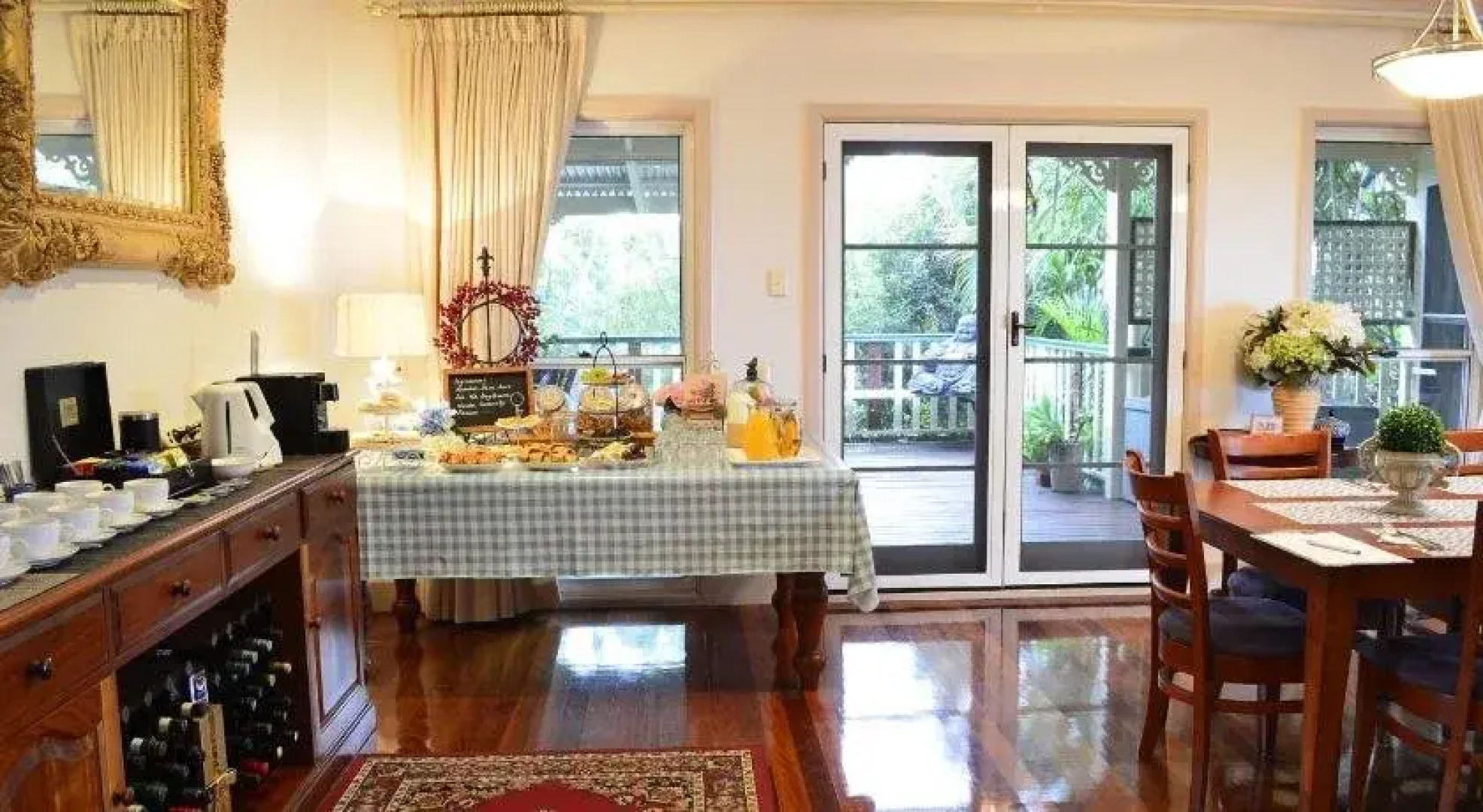 Rosevillehouse Bed & Breakfast