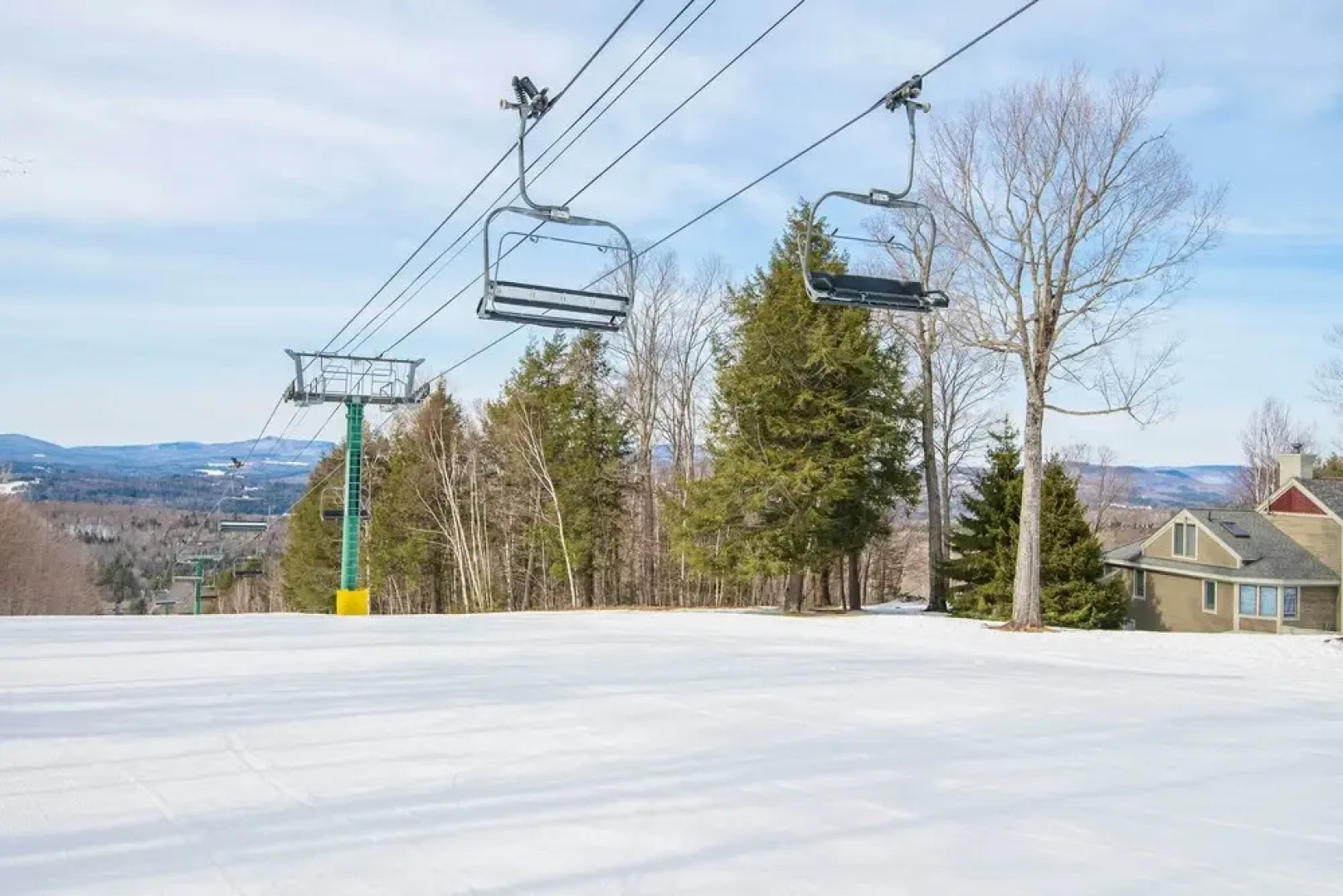 Updated Condo Next to Burke Mountain Bike Trails!