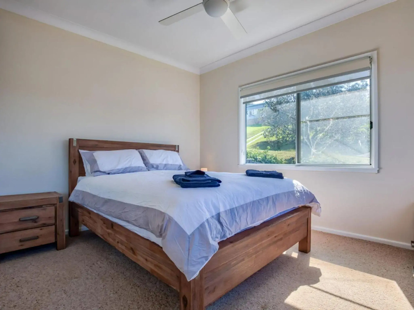 GRAND VIEW Gerroa 4pm checkout on Sundays