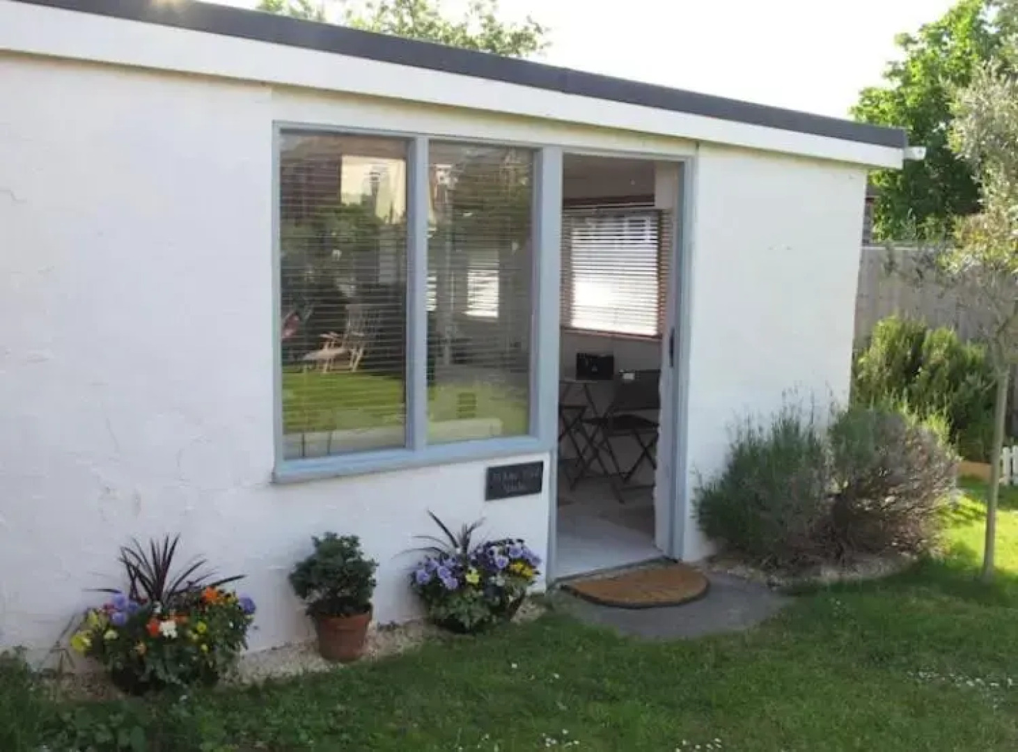 The Studio Christchurch B&B Luxury Garden Room