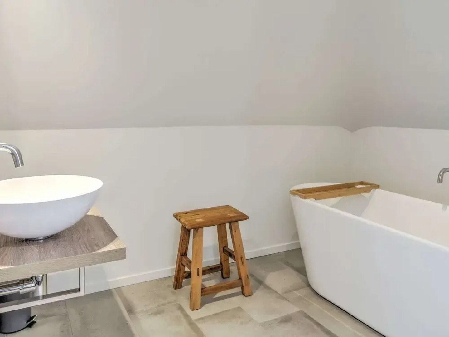 Tranquil Farmhouse in Rijsbergen with Hot Tub and Garden