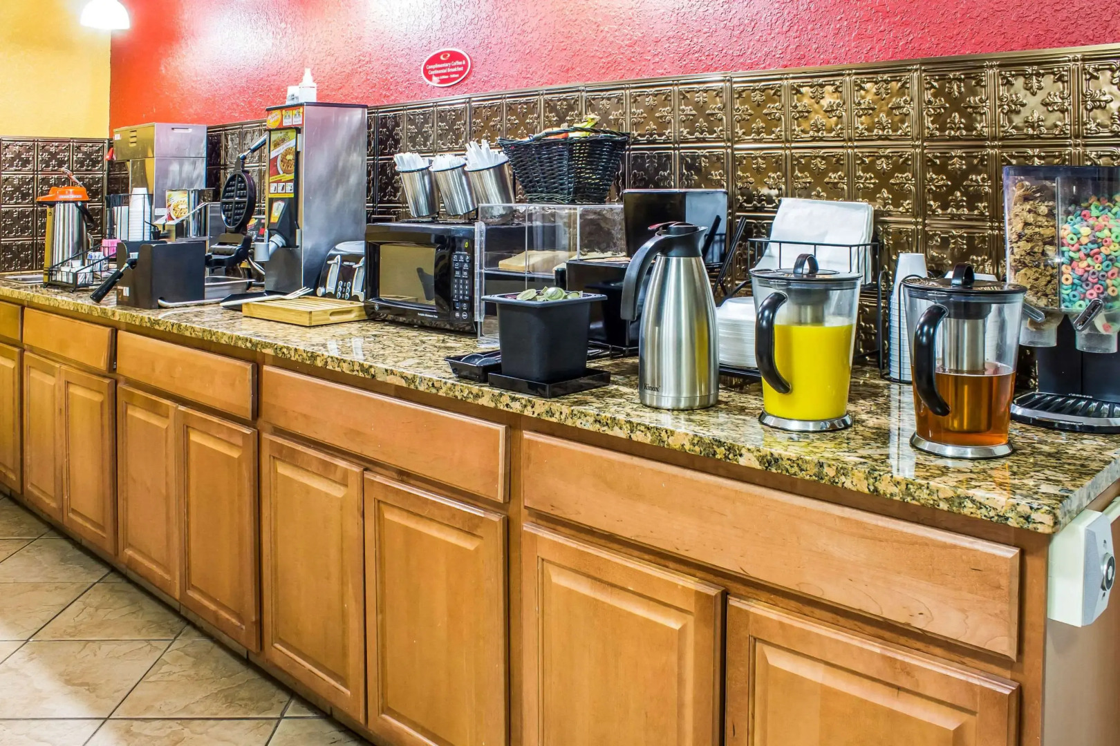 Econo Lodge Inn & Suites Walnut