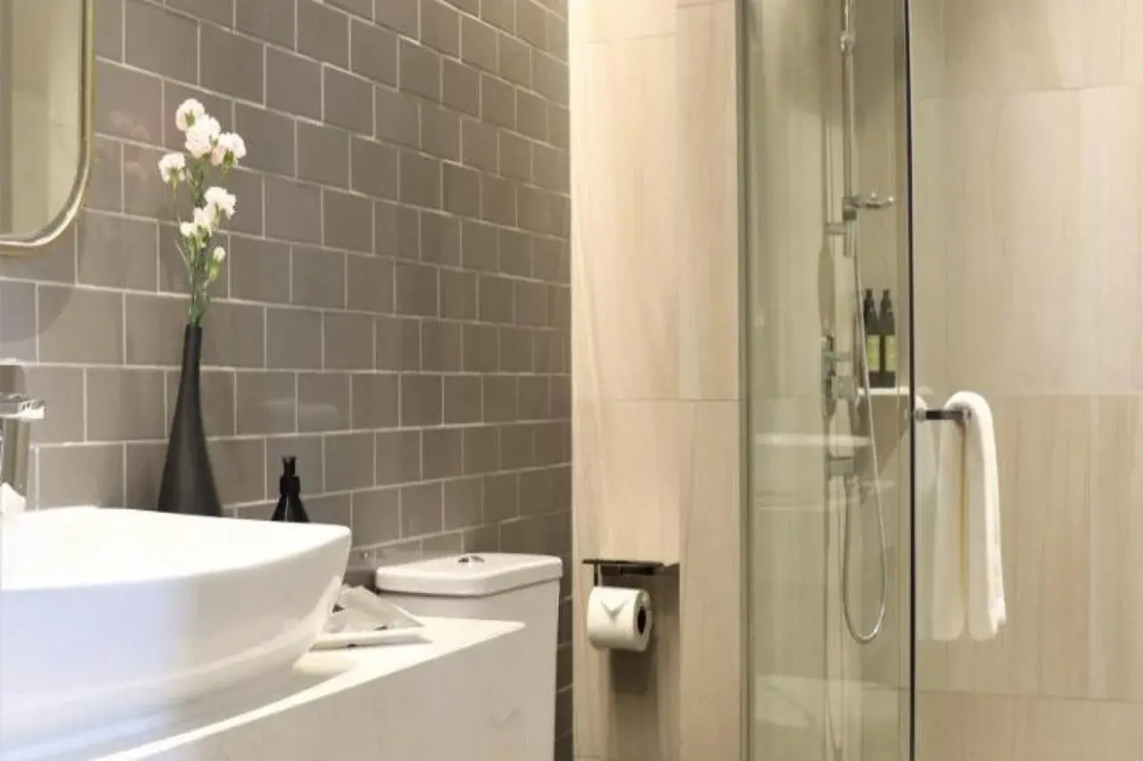 The Quarter Ploenchit by UHG