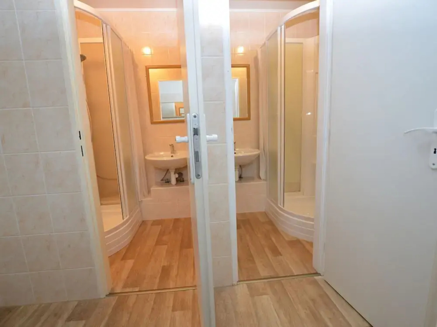 Spacious Cottage With 7 Bedrooms, 3 Bathrooms and Sauna in the Ore Mountains