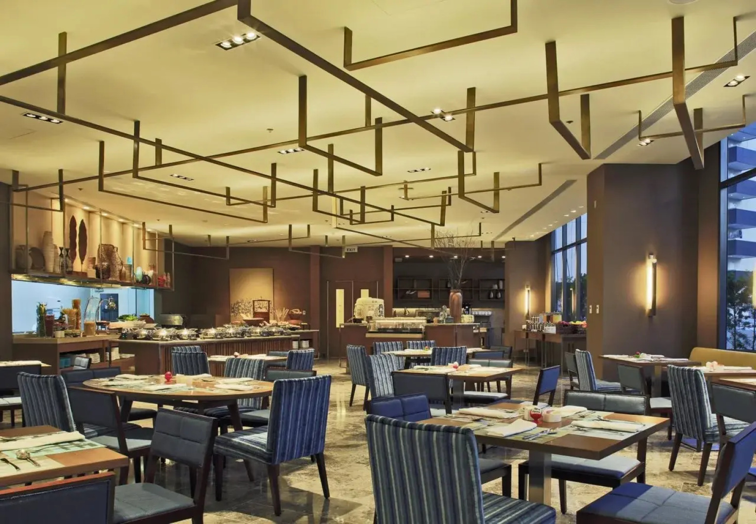 Holiday Inn & Suites Makati by IHG