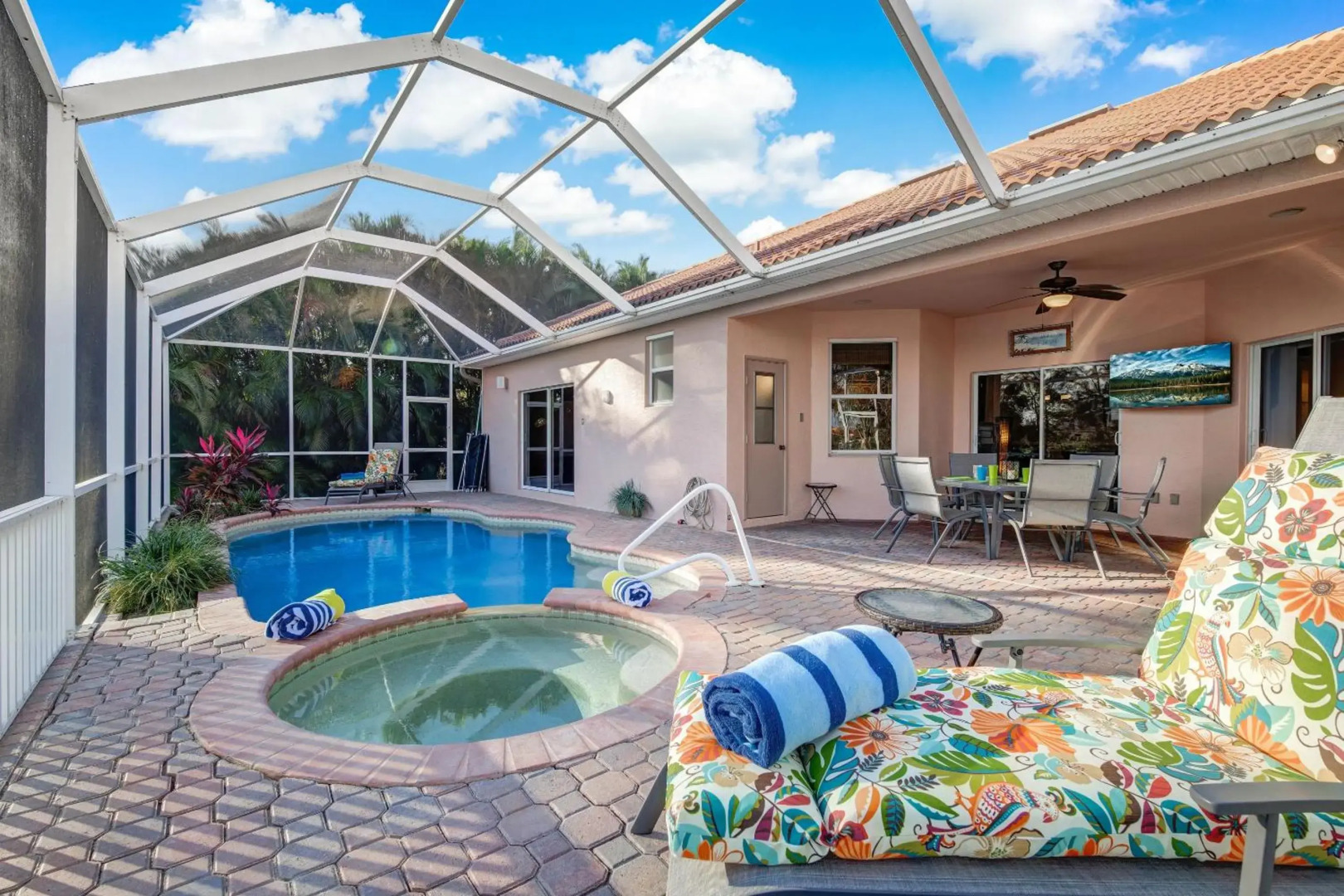 Villa Key Largo - Heated Pool & Spa, Private Beach, with Bicycles - Roelens Vacations