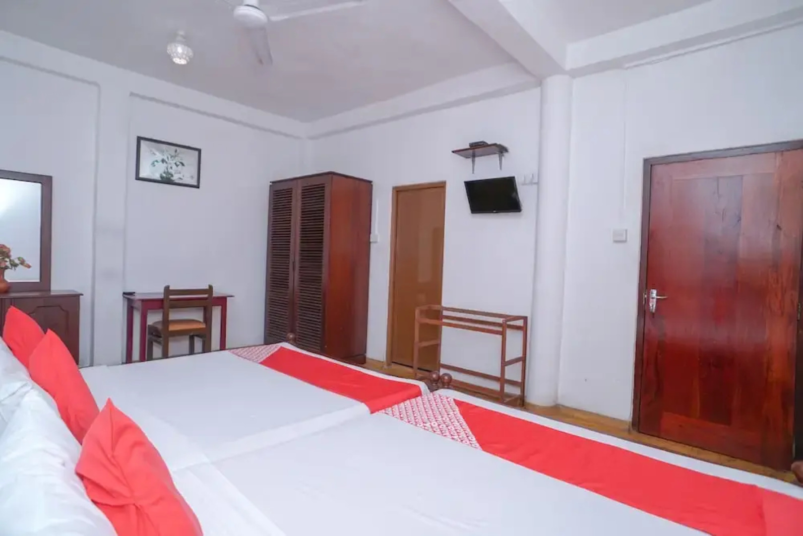 OYO 421 New Beach View Hotel