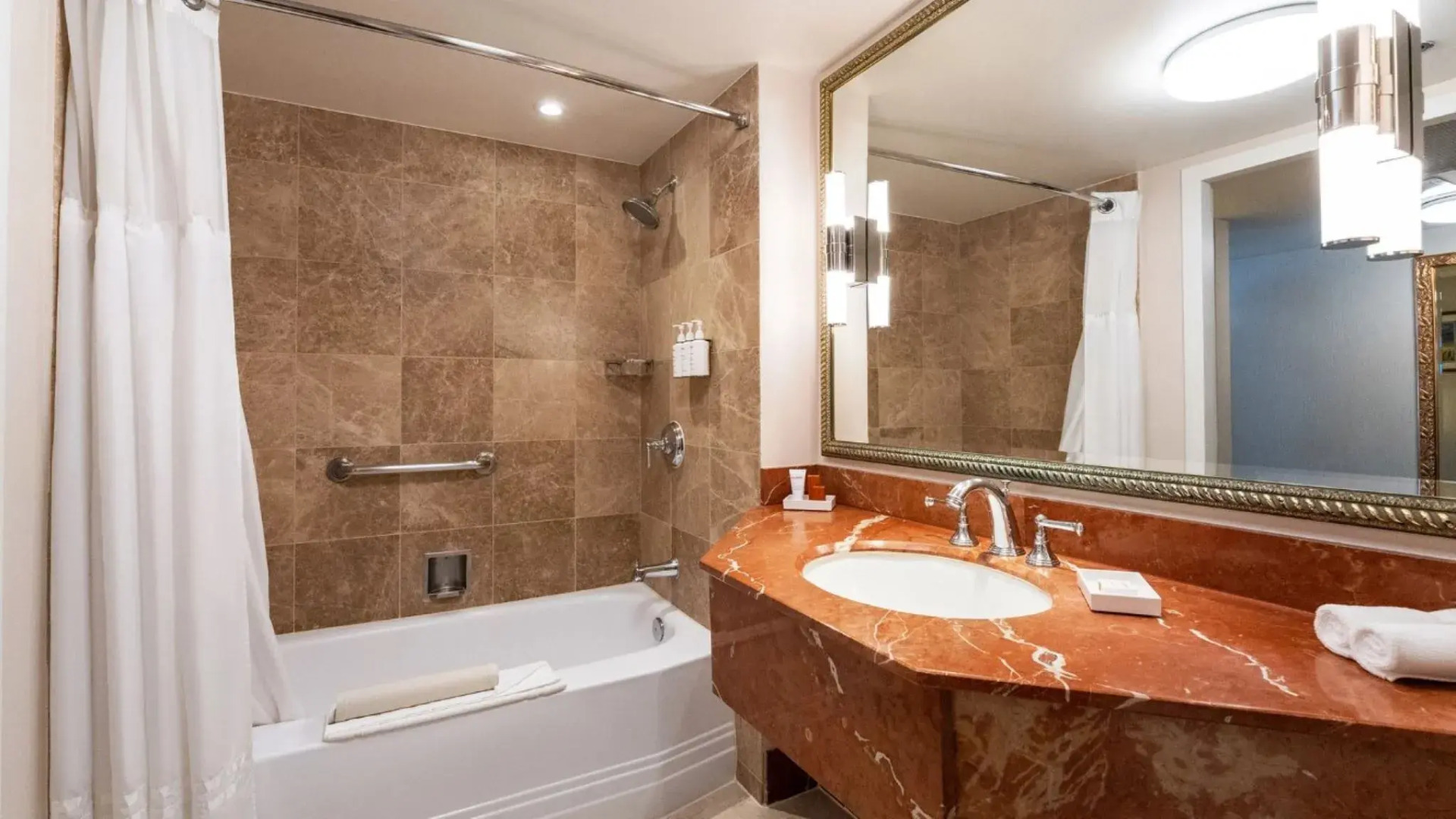 Monterey Plaza Hotel & Spa