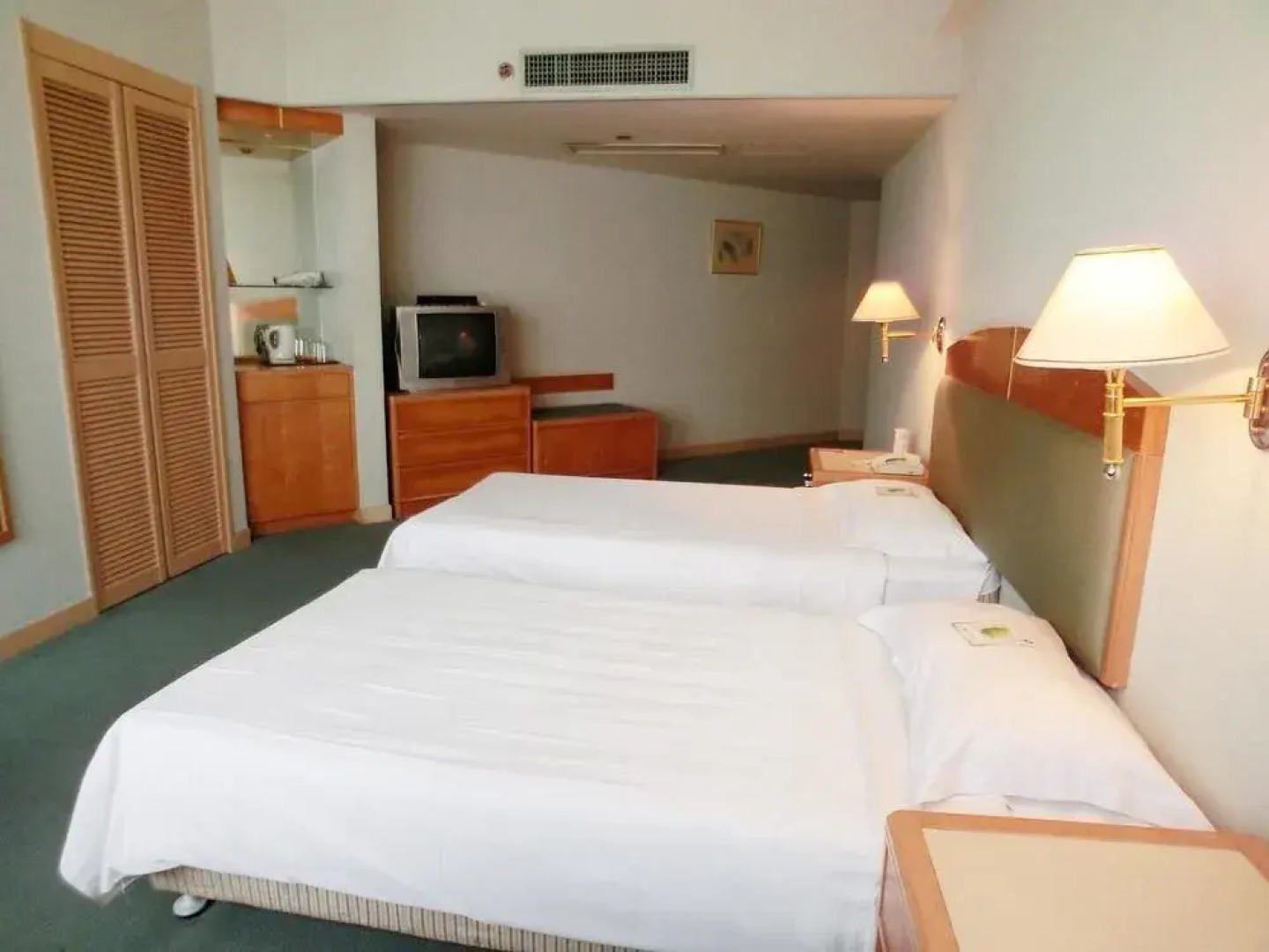 International Financial (Jasper) Hotel