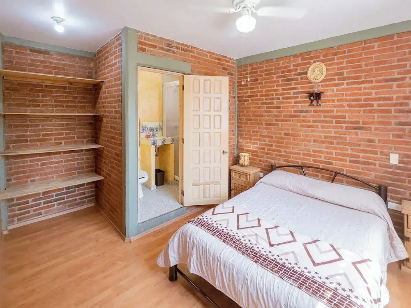 New Family House. Pool & BBQ Area