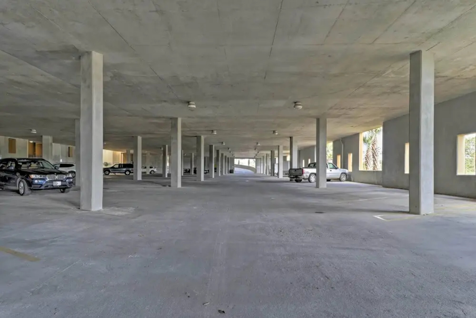 Beachfront Dauphin Island Condo w/ 2 Pools & Sauna