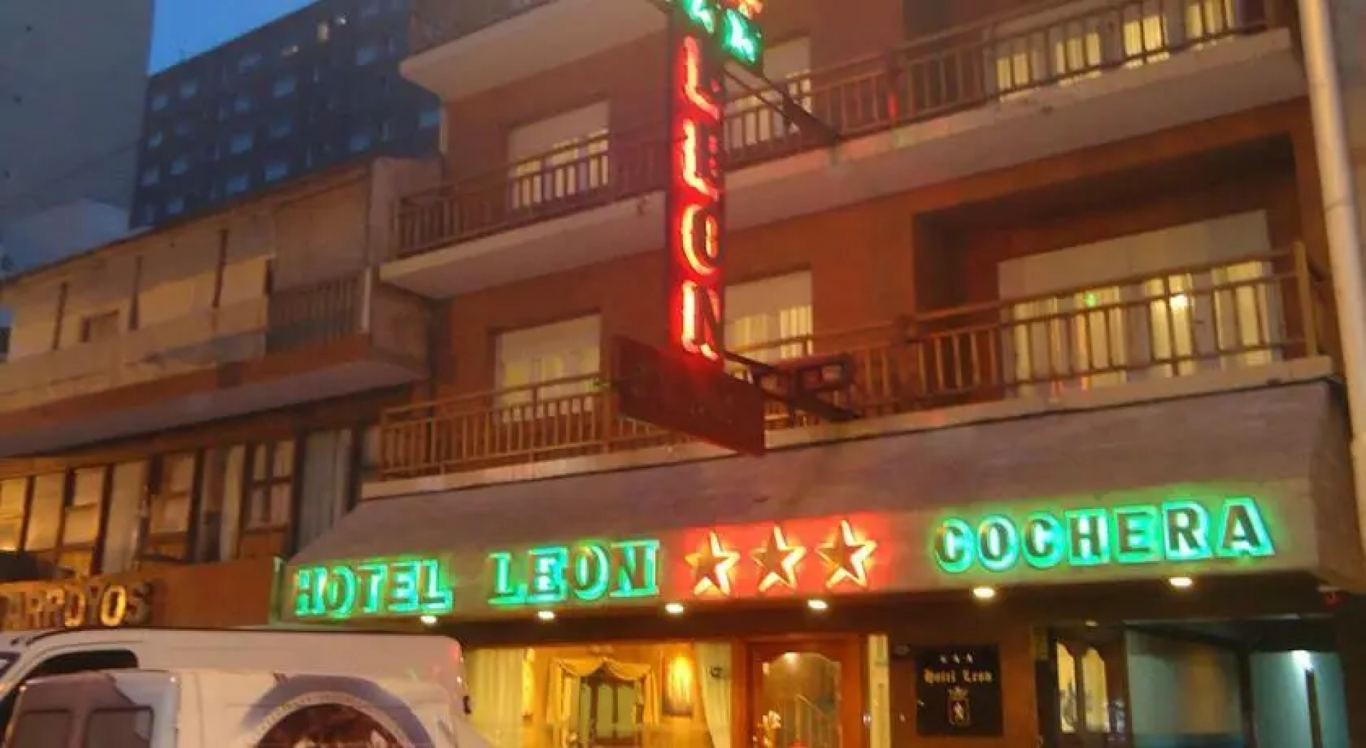 Hotel León