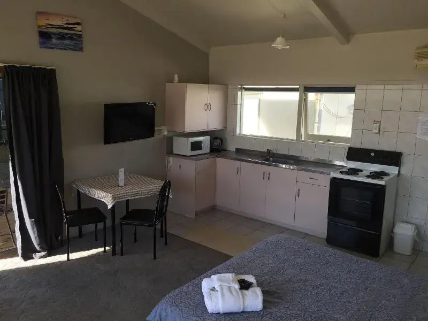 Waiteti Lakefront Motel