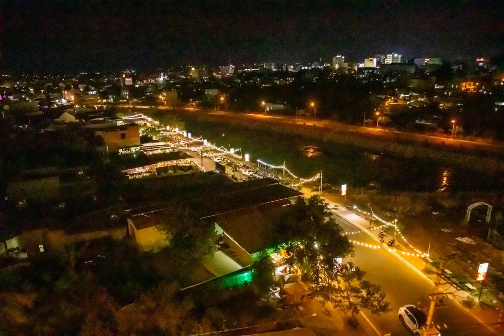 La Mia Lakeview Hotel