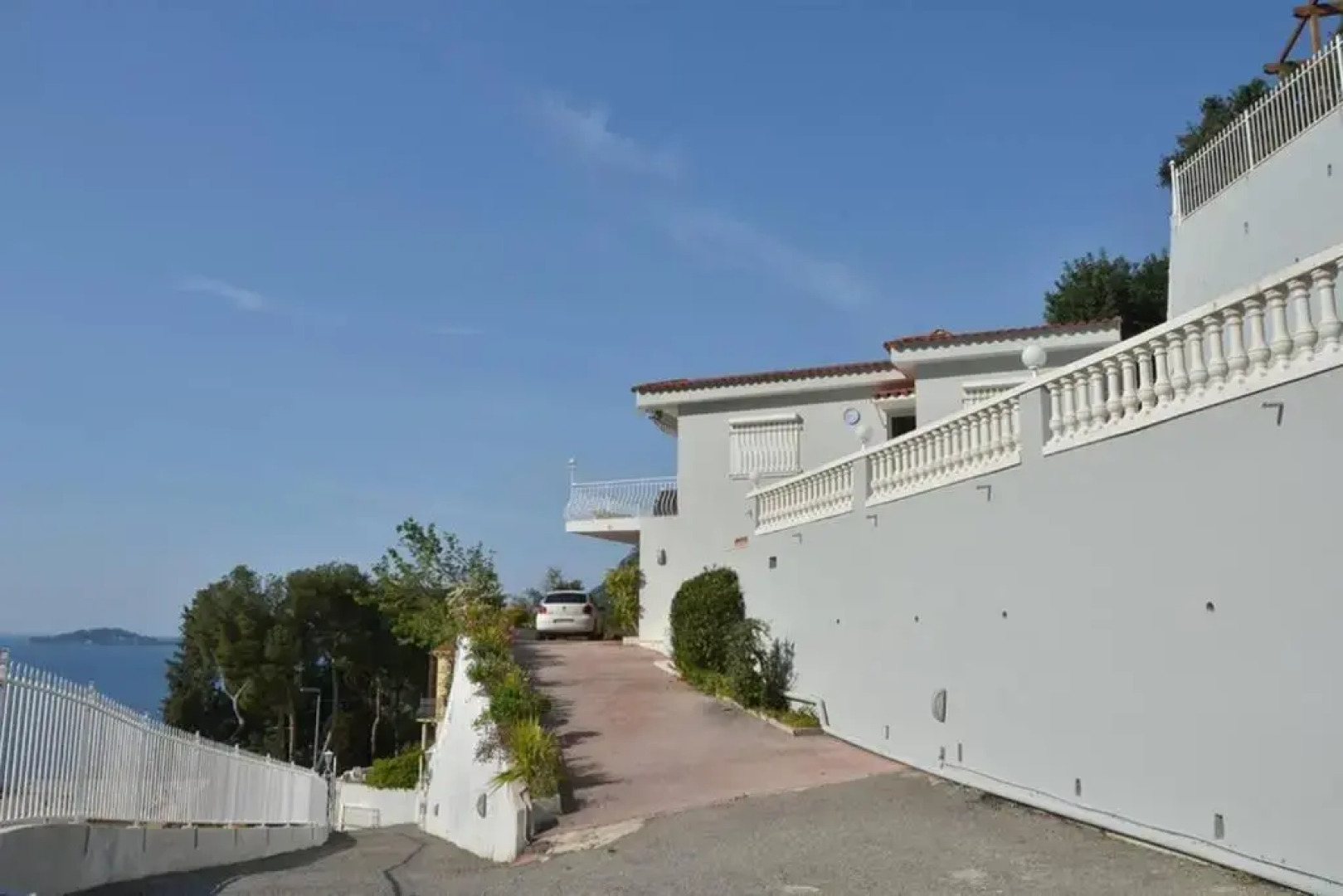 Villa piscine Eze bord de mer à 500m de la plage