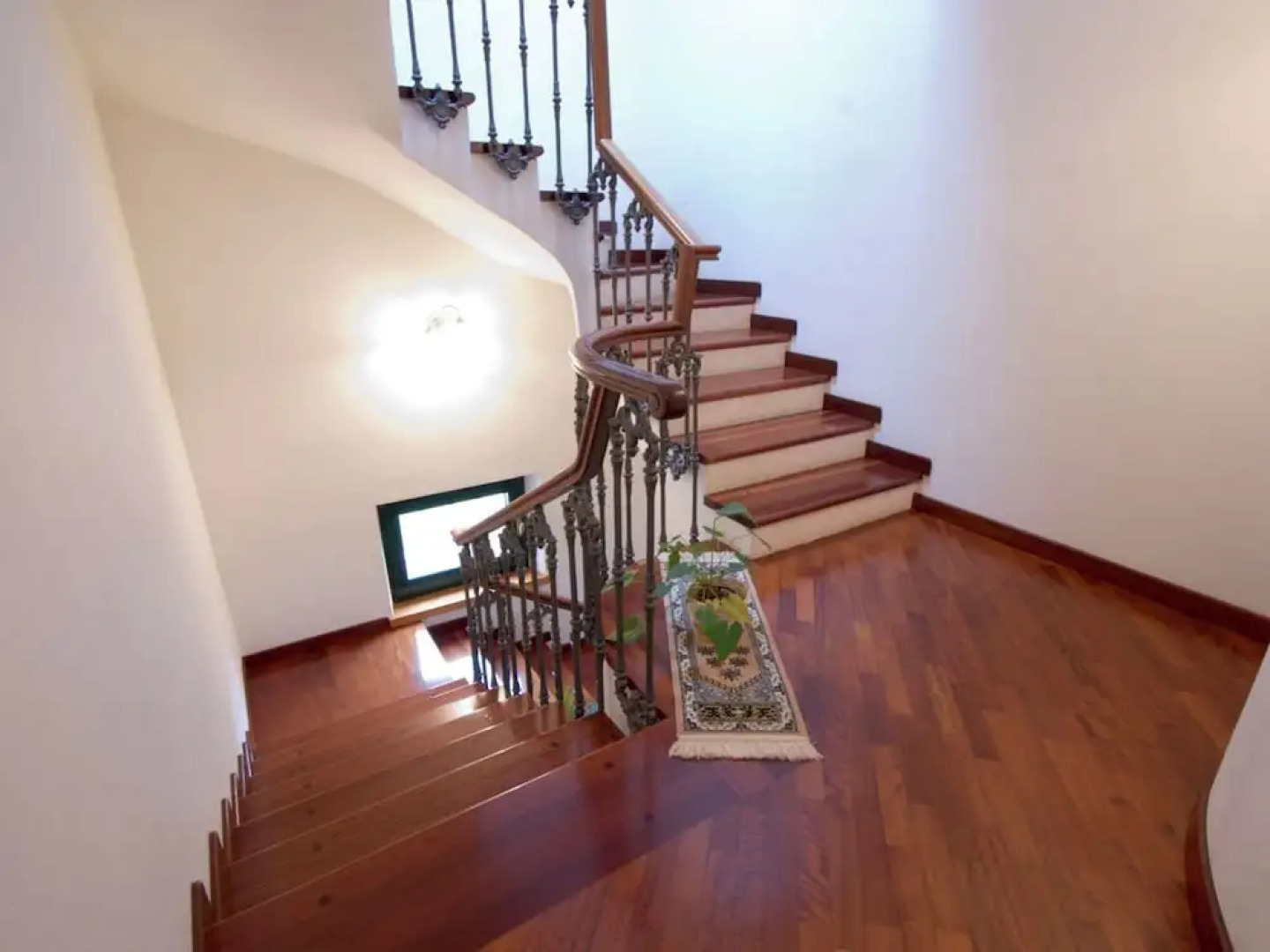 Luxurious Villa in Montelupone With Private Swimming Pool