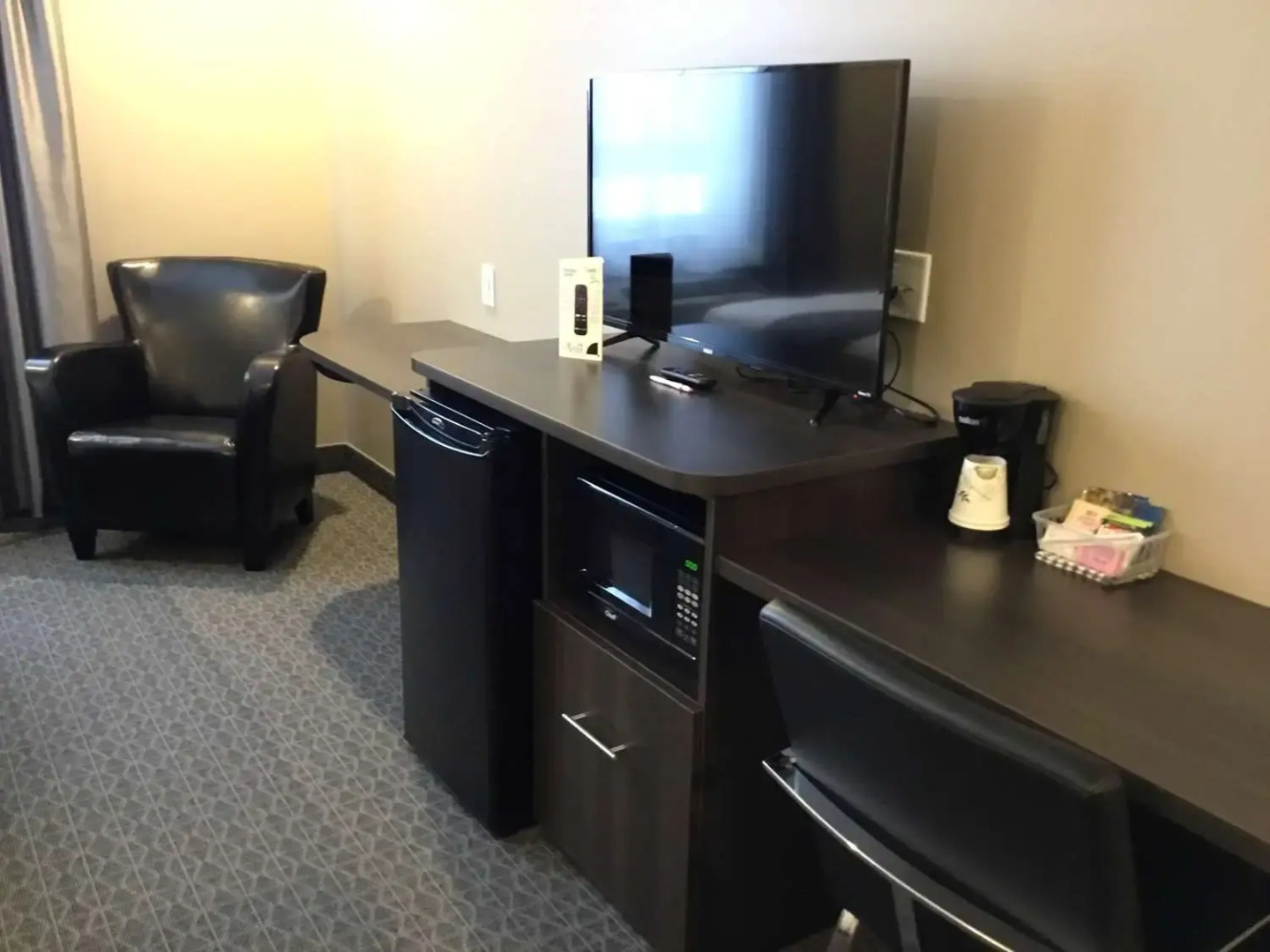 Villa Inn & Suites, SureStay Collection by Best Western