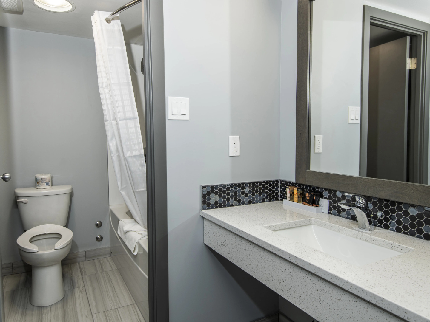 Paradise Inn & Conference Centre