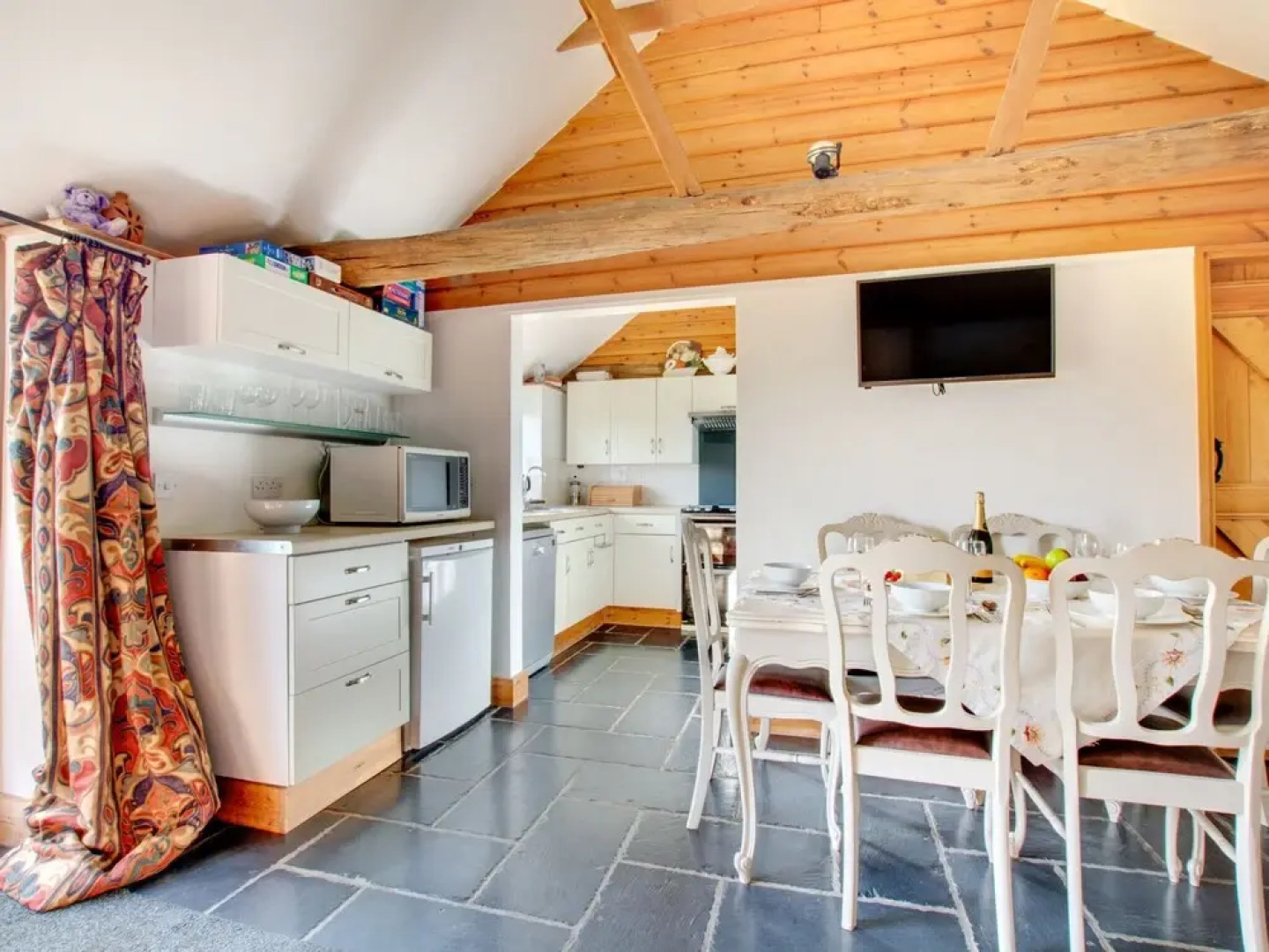 Superb Holiday Home in Broad Street Kent With Graden