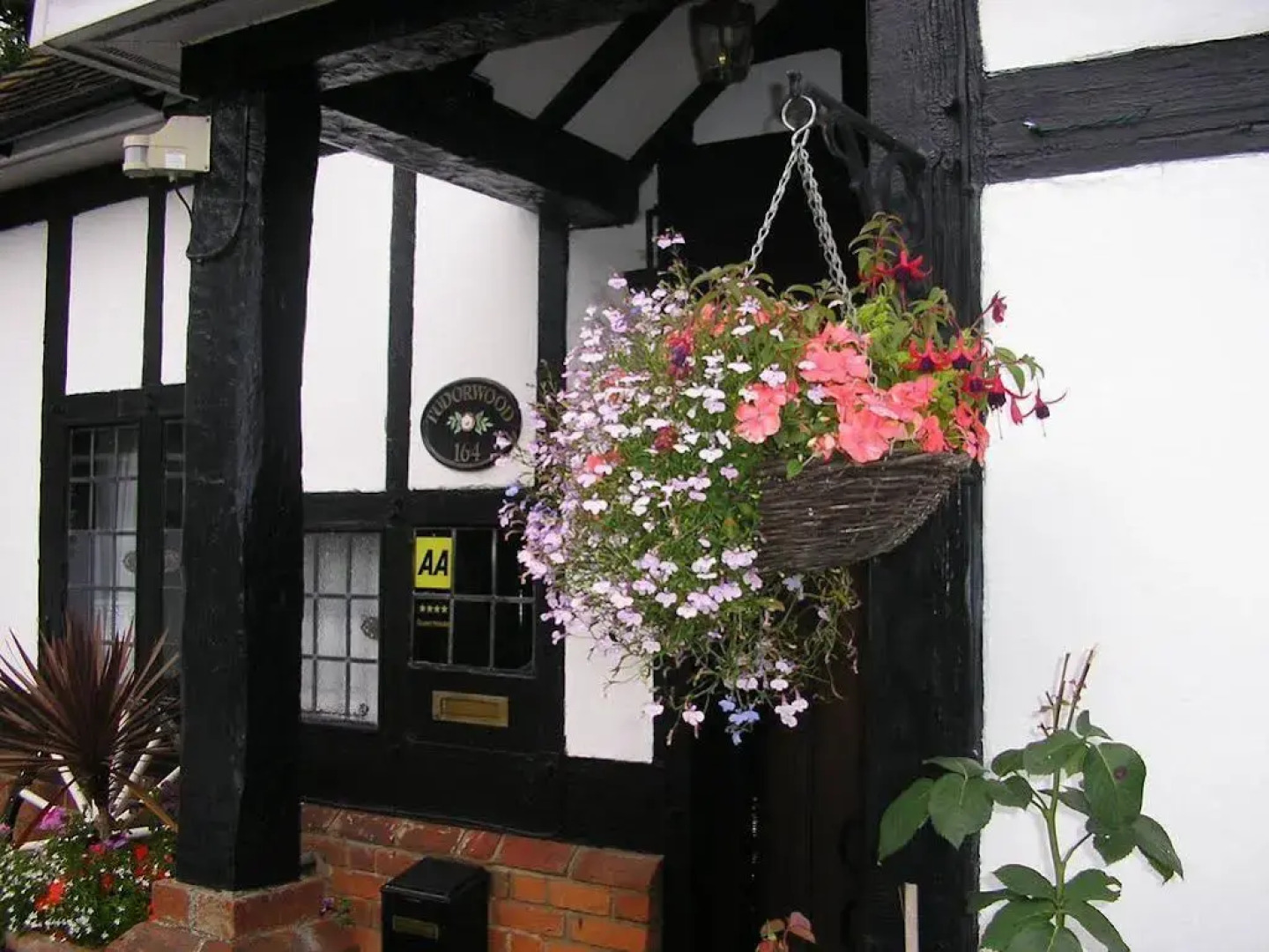 Tudorwood Guest House